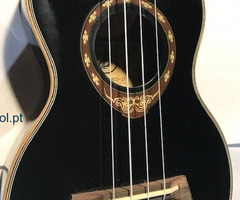 Ukulele novo com acabamento de luxo