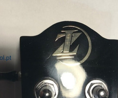 Ukulele novo com acabamento de luxo