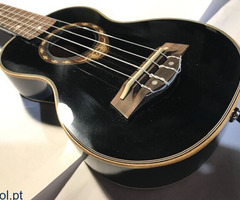 Ukulele novo com acabamento de luxo