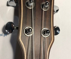 3 UKULELE - Em Caixa Novos