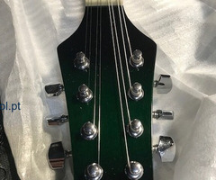 Bandolim novo em Caixa de origem