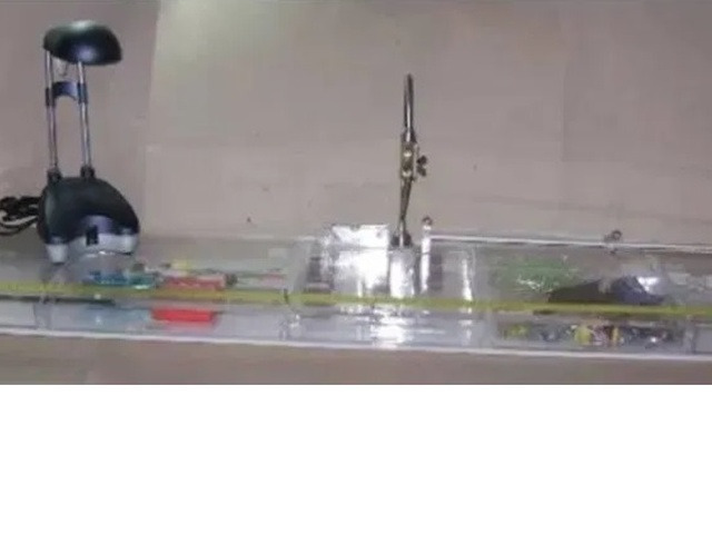 Mesa de empatar anzóis e para fazer baixadas em acrílico