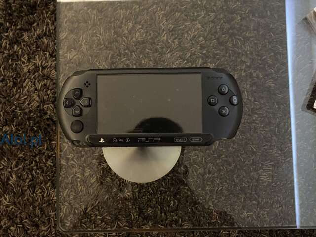 PSP E1004 desbloqueada + memória + carregador